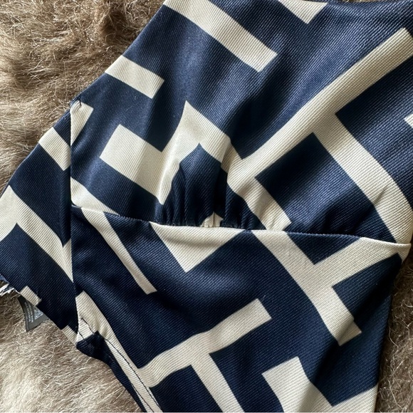 ASOS Geo Print Crop Tie Top - Size 4 - Blue and White - Never Worn! - Picture 6 of 6